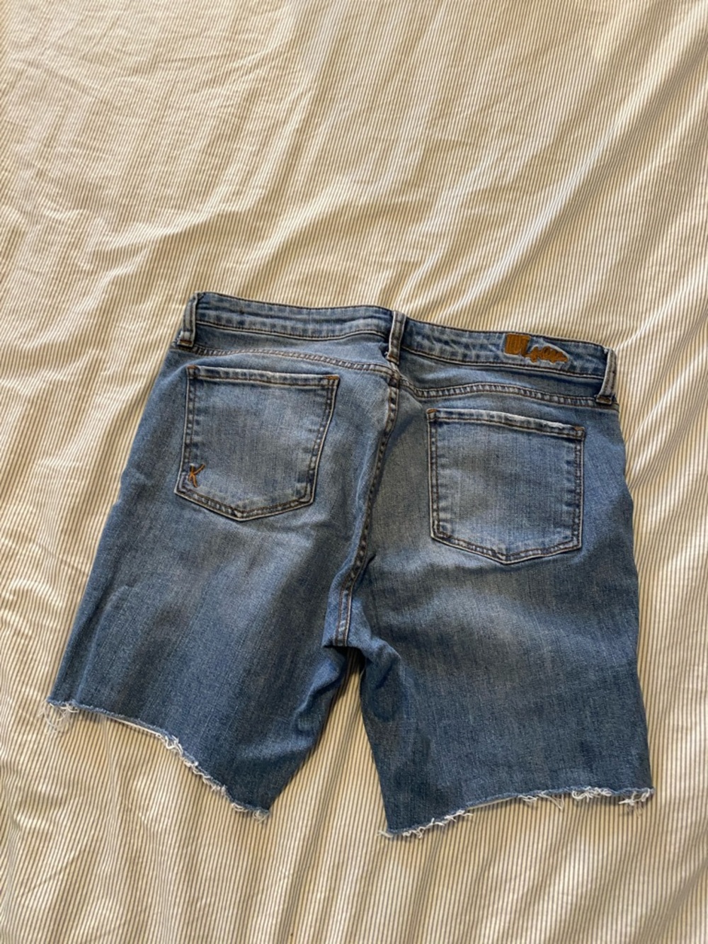 Kut from the Kloth Light Blue Distressed Boyfriend Jean Short 12 with stretch - Picture 7 of 7